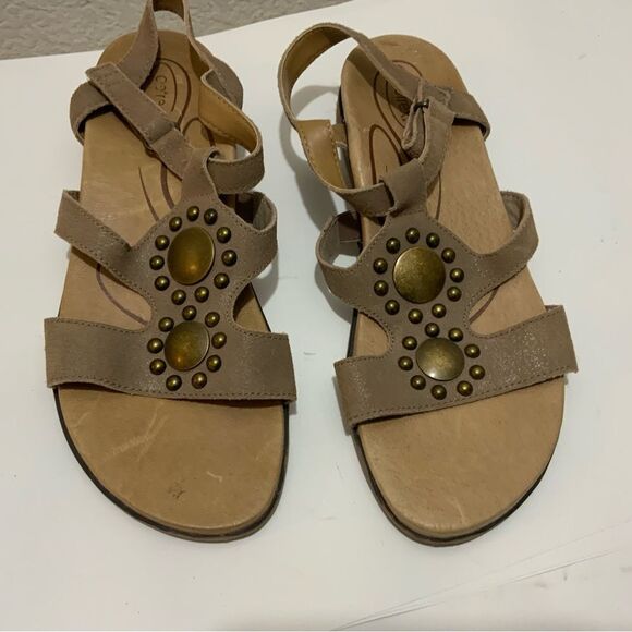 AETREX Suede Low Heel Flat Comfort Studded Sandal Sz US 8.5 PERFECT - Picture 2 of 5